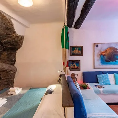 Antica Roccia In - Happy Vernazza